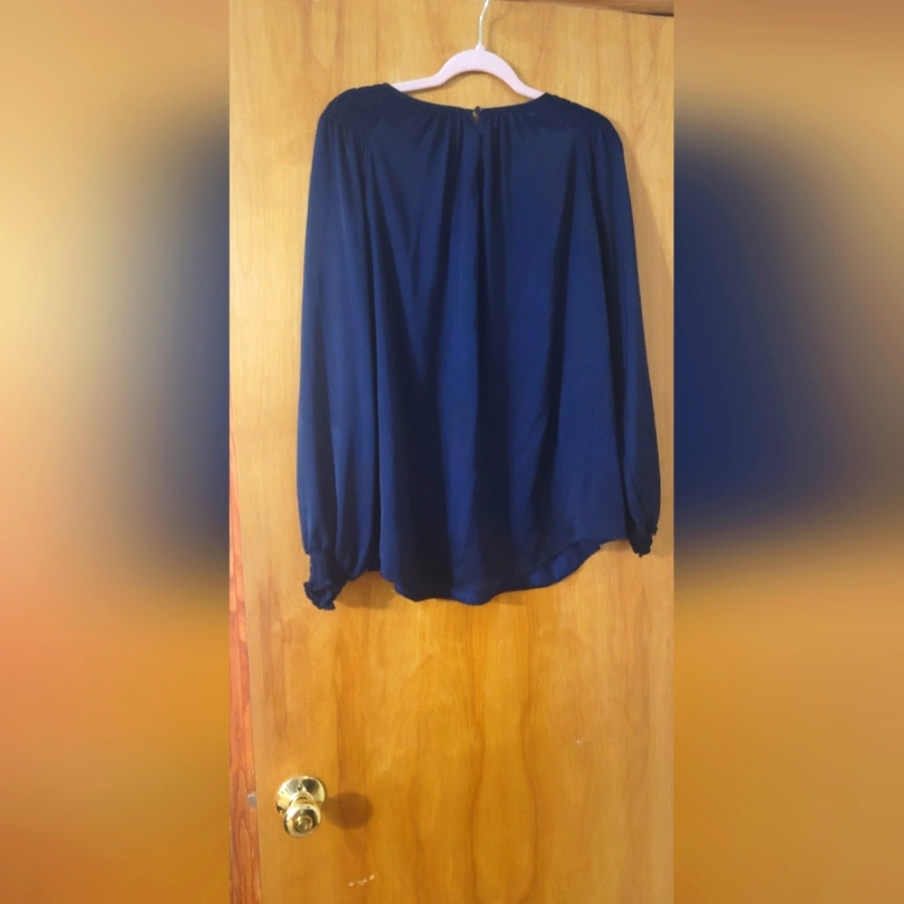 Blouse - Picture 2 of 3